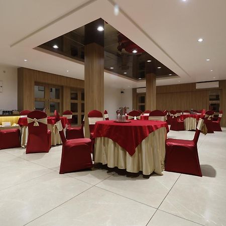 Hotel Yatri นาคปุระ ภายนอก รูปภาพ