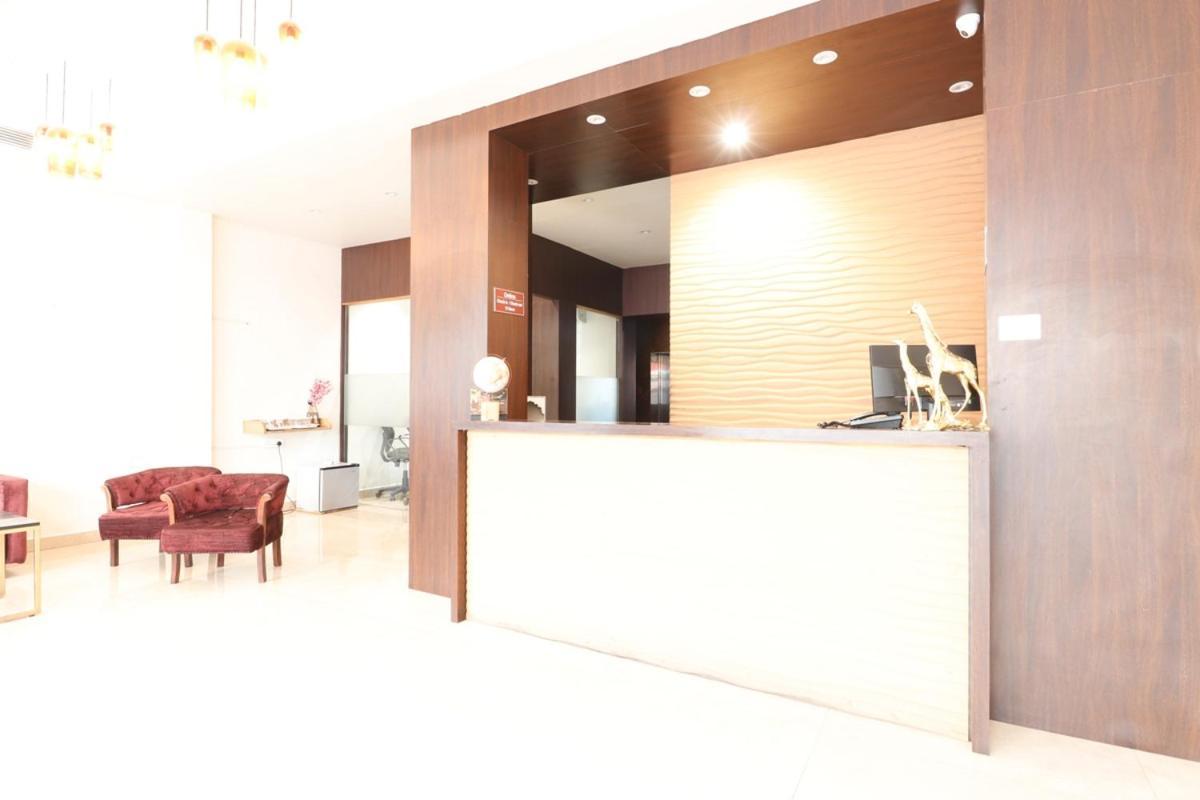 Hotel Yatri นาคปุระ ภายนอก รูปภาพ