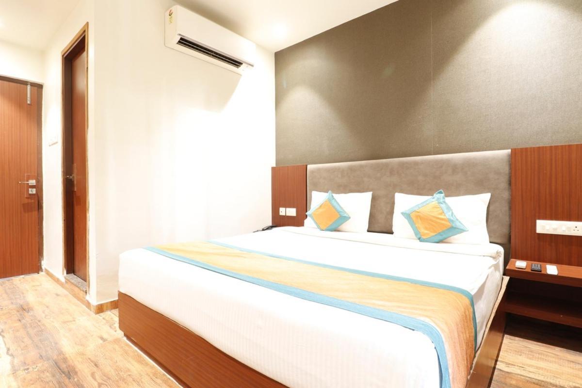 Hotel Yatri นาคปุระ ภายนอก รูปภาพ