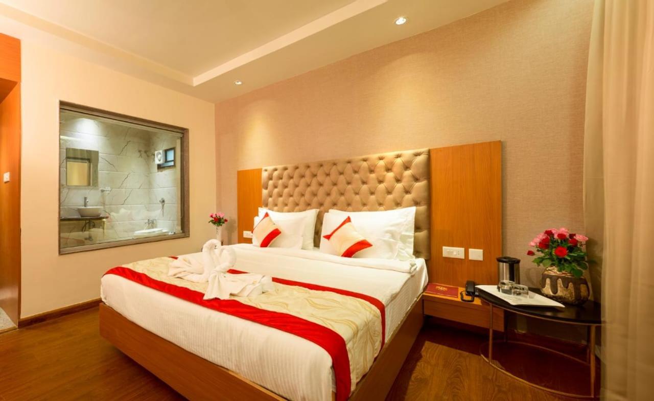 Hotel Yatri นาคปุระ ภายนอก รูปภาพ